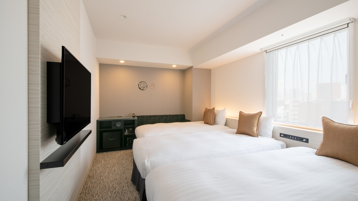Superior twin room interior view, triple room specification
