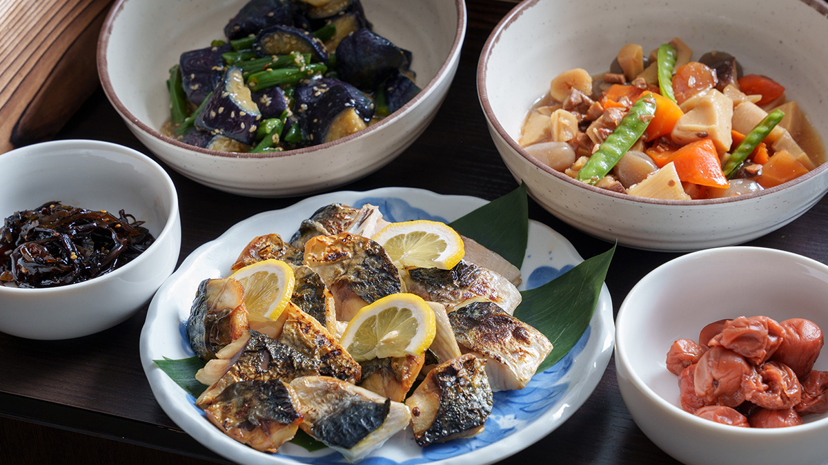 Featuring items such as grilled fish and simmered dishes