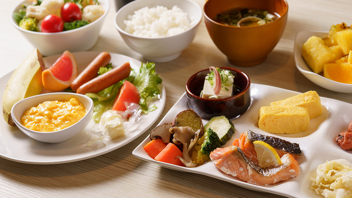 Continental plate with rice, miso soup, side dishes, and salad from the buffet