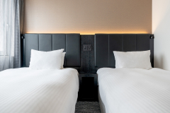 经济型双床房／床前