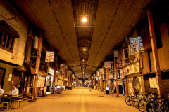 夜晚的狸小路商店街