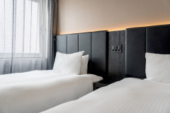 经济双床房／从一个角度拍摄的床