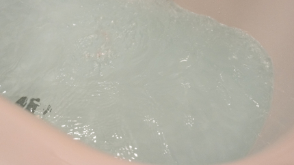 微气泡龙卷风的浴缸