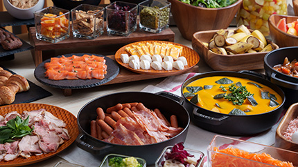 自助餐菜单陈列的光景