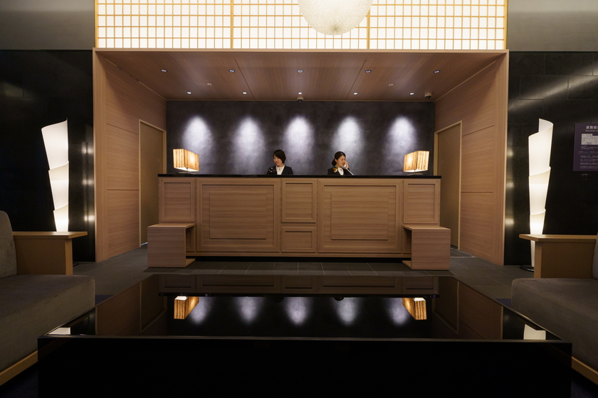 フロントスタッフ募集 （正社員）